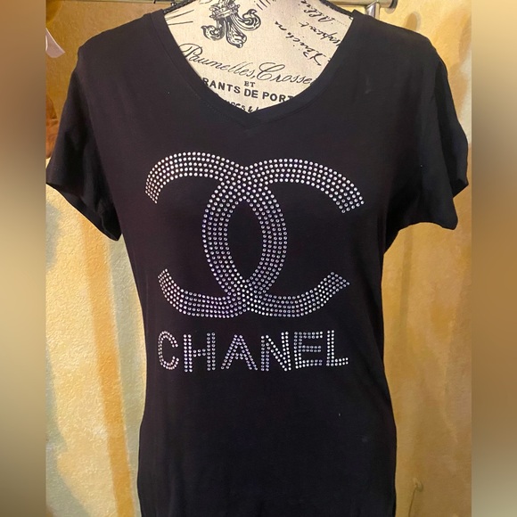 Tops - Cute T shirt ✨✨